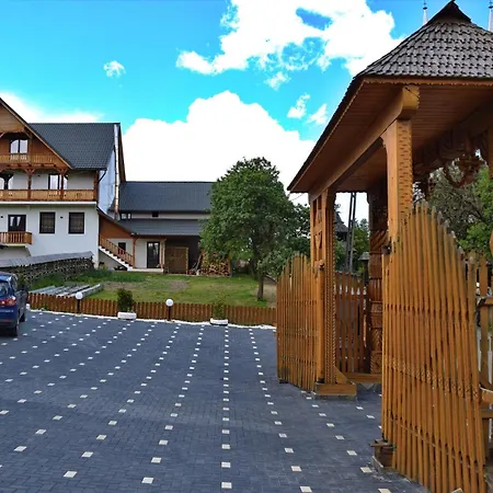 Farm stay Pensiunea Maramu