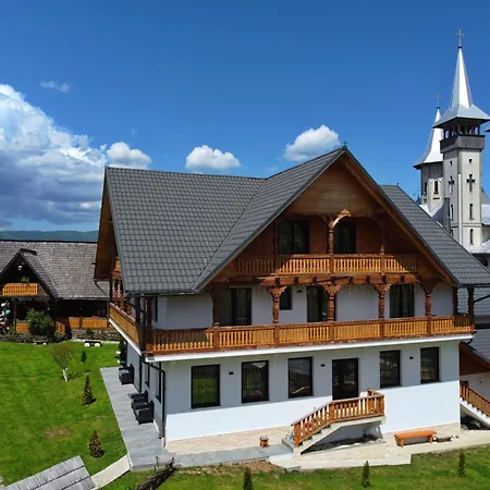 Farm stay Pensiunea Maramu